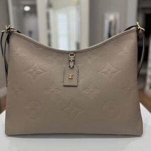 Louis Vuitton CarryAll MM with Pouch